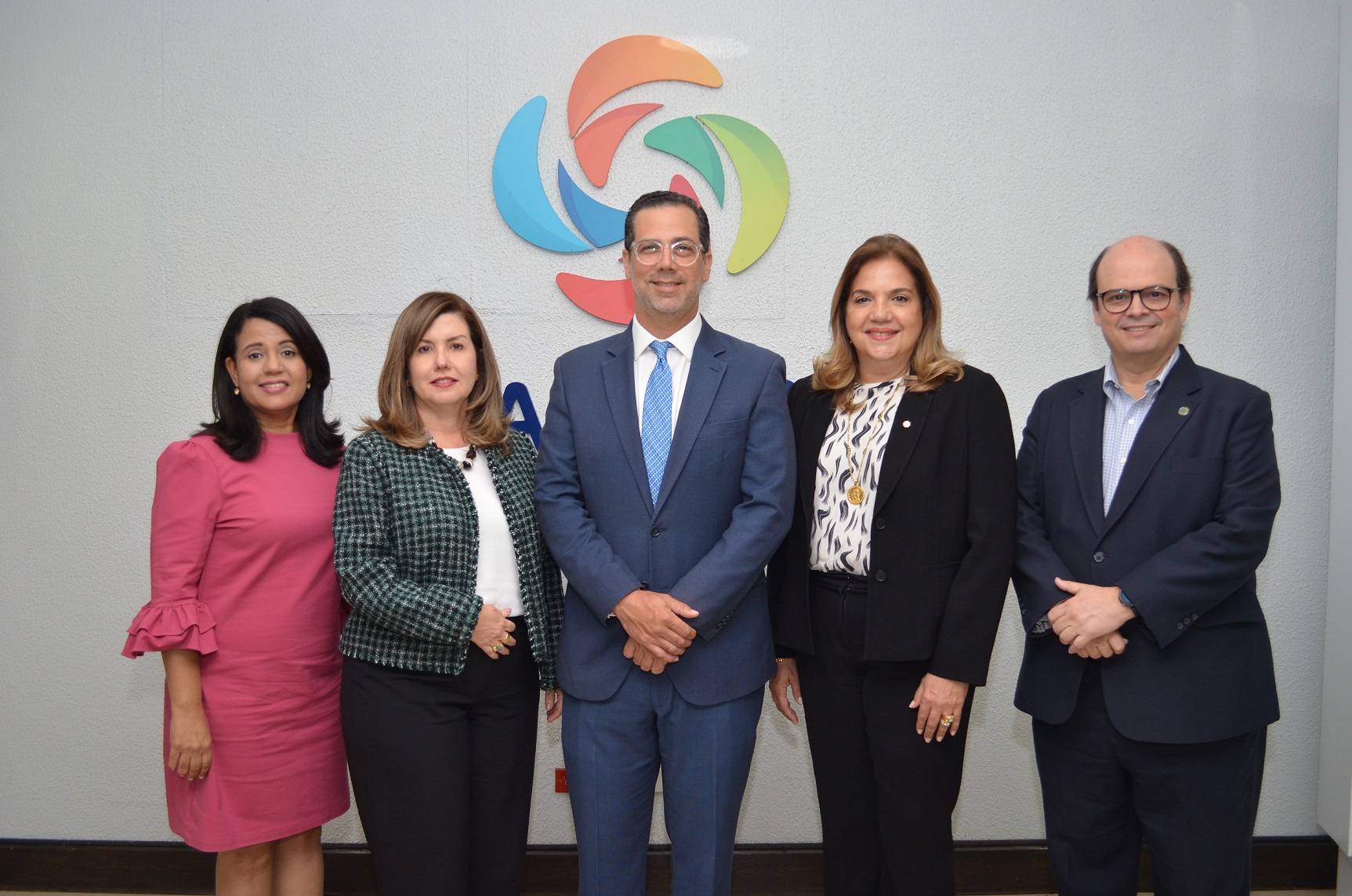 Cámara de Santo Domingo lanza “Mifirma” para gestionar firmas de documentos en línea