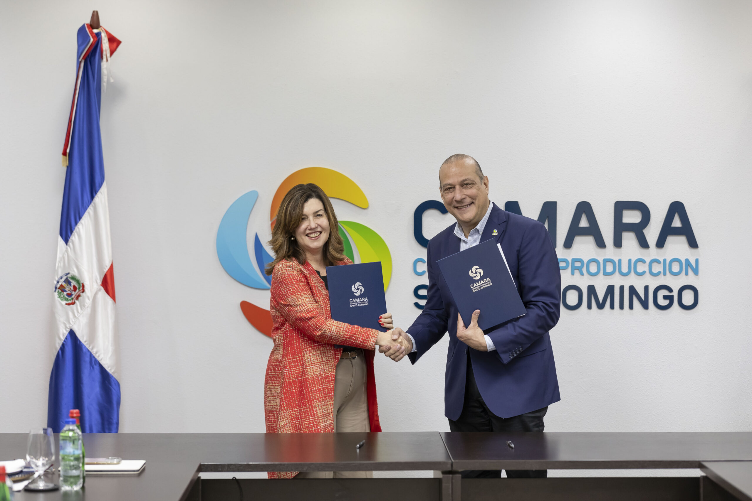 Cámaras de Santo Domingo y Santiago refuerzan su alianza en la modernización del Registro Mercantil