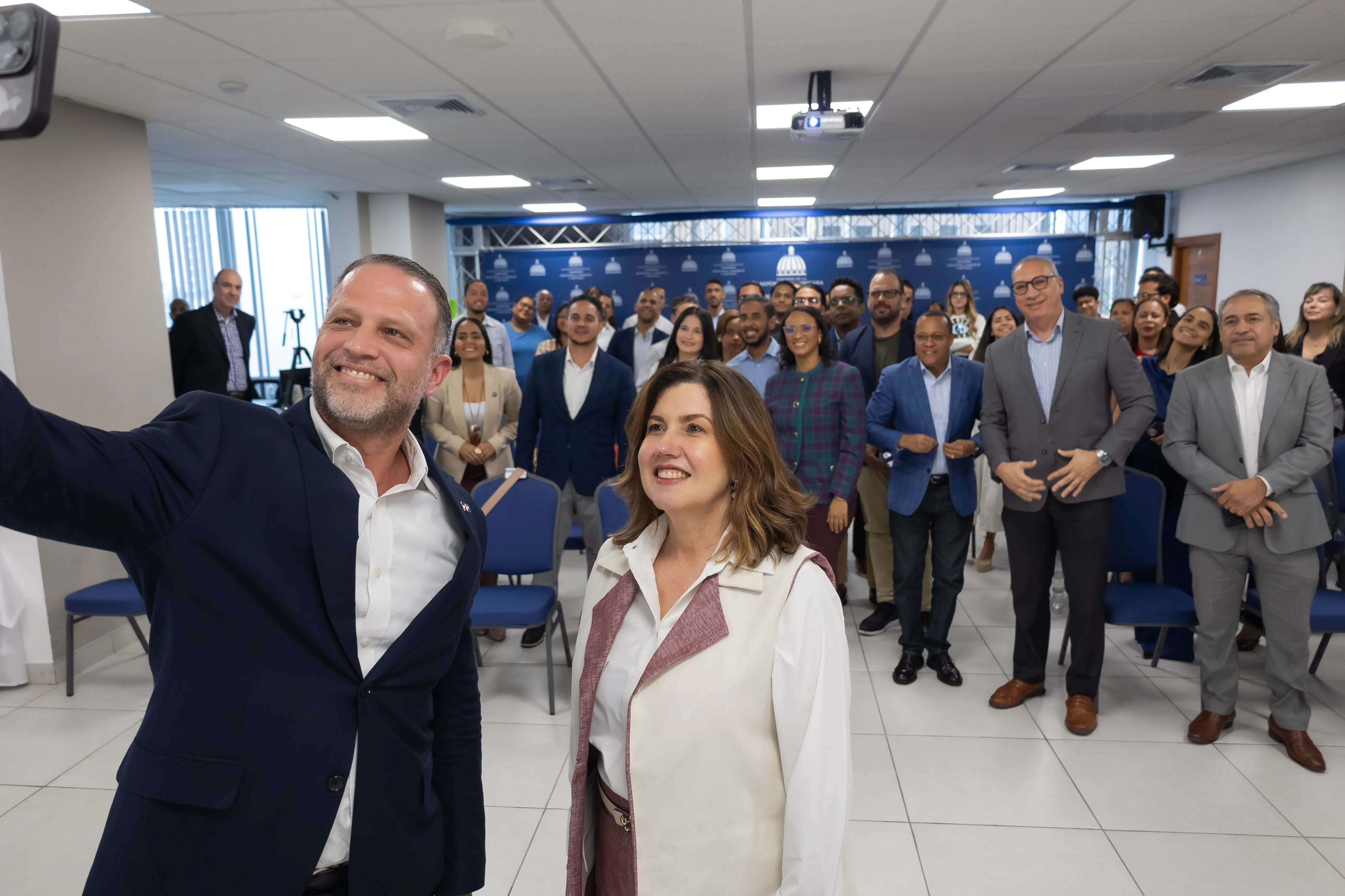 MICM y Cámara Santo Domingo impulsan exportación de servicios modernos con Local to Global