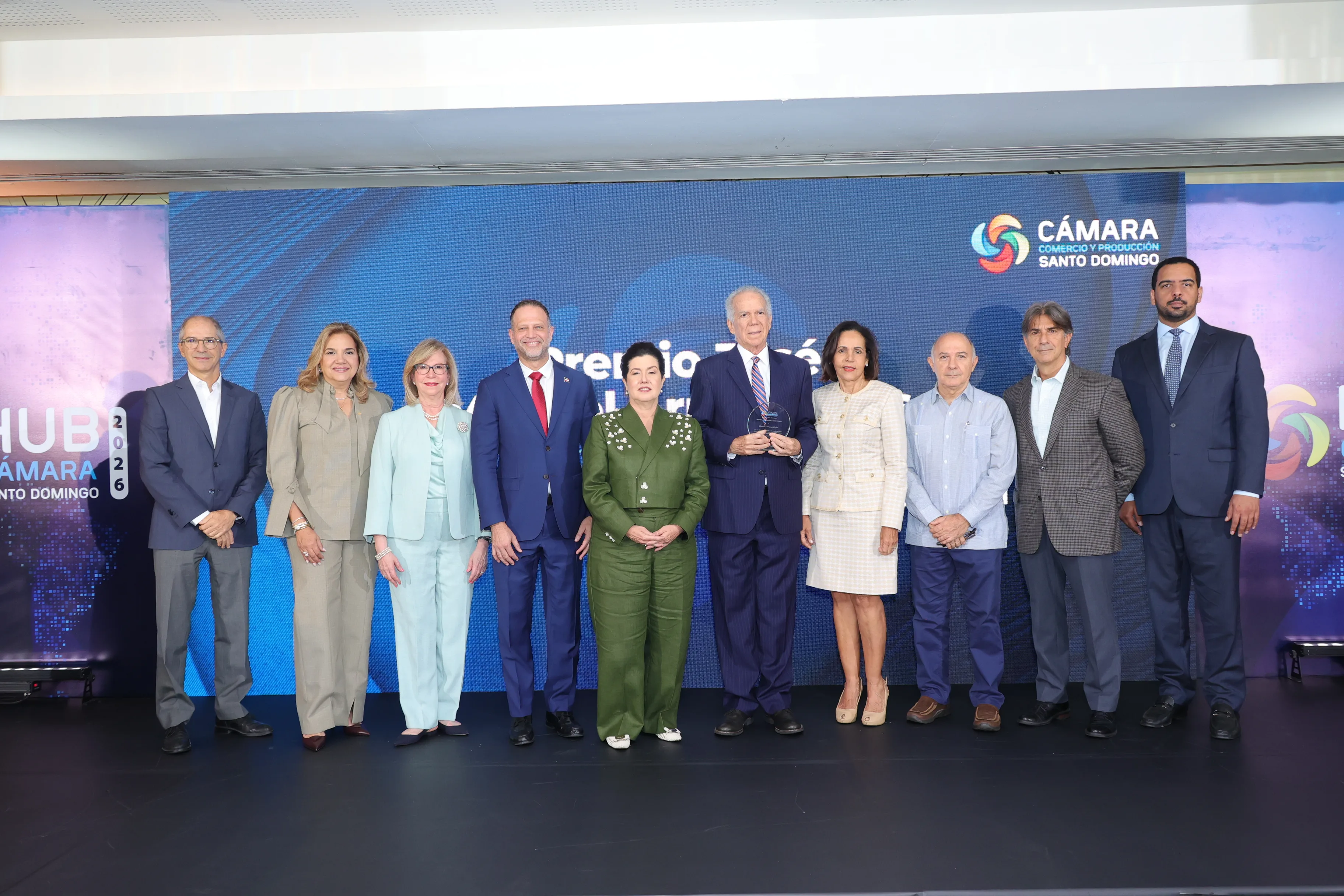 Cámara Santo Domingo entrega el Premio José Manuel Armenteros a Marcos Troncoso
